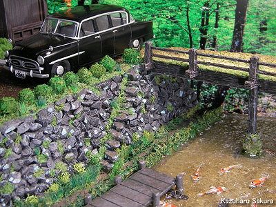 アリイ　'55トヨペット・クラウン　小京都のジオラマ　完成画像　初代クラウンと橋と川
