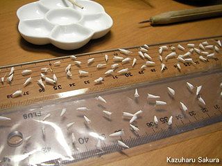 アリイ　'55トヨペット・クラウン　小京都のジオラマ製作　ノウゼンカズラの製作　ティッシュペーパーをラッパ状に６