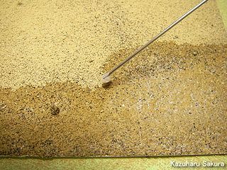 アリイ　'55トヨペット・クラウン　小京都のジオラマ製作　レイアウトベースの製作　水溶き木工用ボンドで川底を固定２