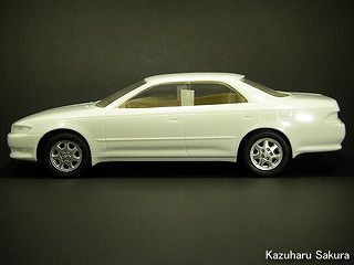 アオシマ JZX90 トヨタ・マークⅡ 2.5 グランデG（1/24） 仮組み 左側面１