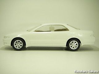 アオシマ JZX90 トヨタ・マークⅡ 2.5 グランデG（1/24） 仮組み 左側面２