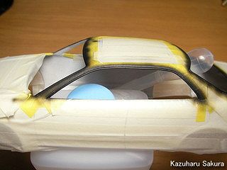 アオシマ JZX90 トヨタ・マークⅡ 2.5 グランデG（1/24）  サイドガラス周辺の塗装３