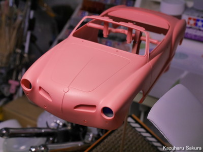 1/24 GSIクレオス カルマン・ギア 製作記 ～ 塗装 サーフェイサーを吹く