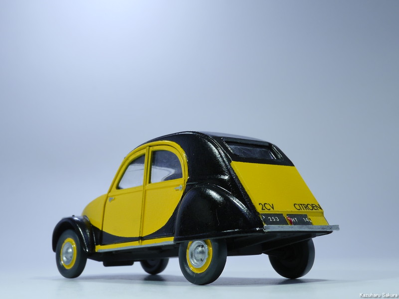 ﻿エレール 1/43 シトロエン2CV・ルノー4CV 完成画像 ～ シトロエン2CV