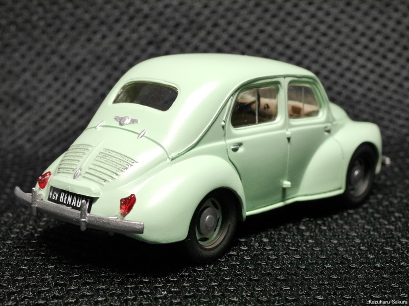 ﻿エレール 1/43 シトロエン2CV・ルノー4CV 完成画像 ～ ルノー4CV