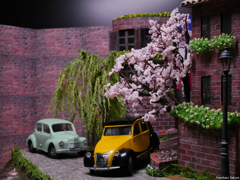 ﻿1/43 エレール Heller ﻿エレール 1/43 シトロエン2CV・ルノー4CV 完成ジオラマ