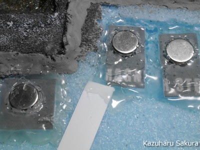 ﻿1/24 Kazuharu Sakura original ﻿櫻和春オリジナル 1/24 灯籠 ジオラマ制作記 ～ 京町家をフェライト磁石で固定する２