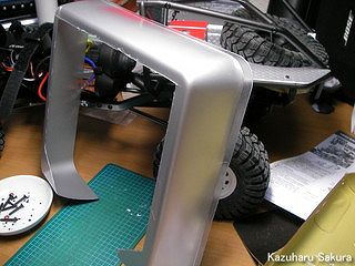 Axial(アキシャル)・SCX10・ランドクルーザー40・トラギー 製作記 ～ ボディカット後の廃材を利用する