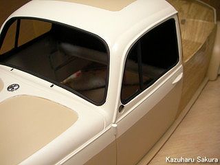 ワーゲンオフローダー・ピックアップトラック ～ラジコン・ボディ製作記 ～ 窓枠の塗装 ～ マスキングテープを剥がす
