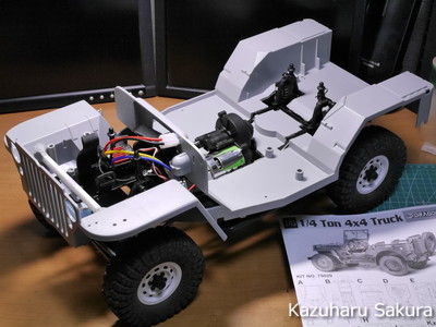 AXIAL SCX10 シャーシに DRAGON 1/4Ton 4x4 Truck(1/6 Scale) （ジープ・JEEP）のボディを載せる