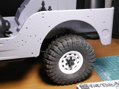 AXIAL SCX10 シャーシに DRAGON 1/4Ton 4x4 Truck(1/6 Scale) （ジープ・JEEP）のボディを載せる