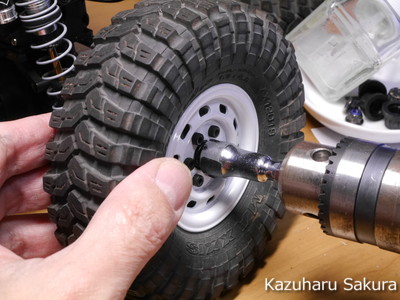 AXIAL SCX10 シャーシに DRAGON 1/4Ton 4x4 Truck(1/6 Scale) （ジープ・JEEP）のボディを載せる