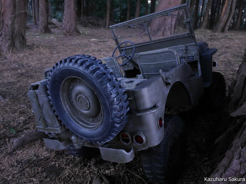 AXIAL SCX10 シャーシに DRAGON 1/4Ton 4x4 Truck(1/6 Scale) （ジープ・JEEP）のボディを載せる