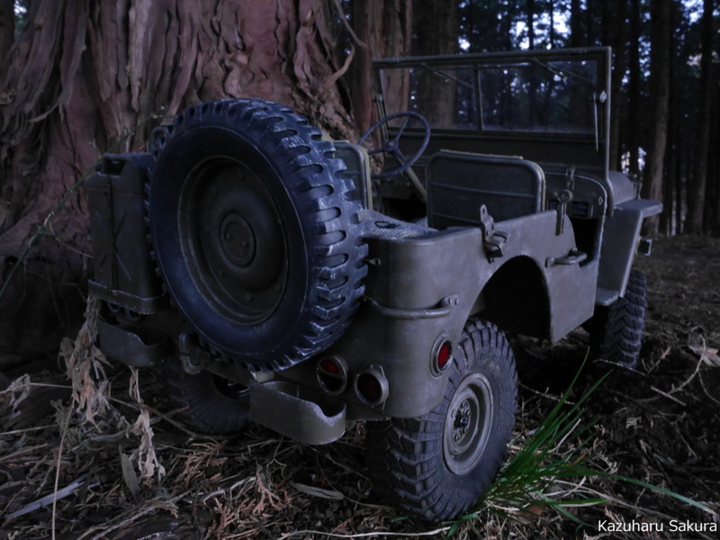 AXIAL SCX10 シャーシに DRAGON 1/4Ton 4x4 Truck(1/6 Scale) （ジープ・JEEP）のボディを載せる