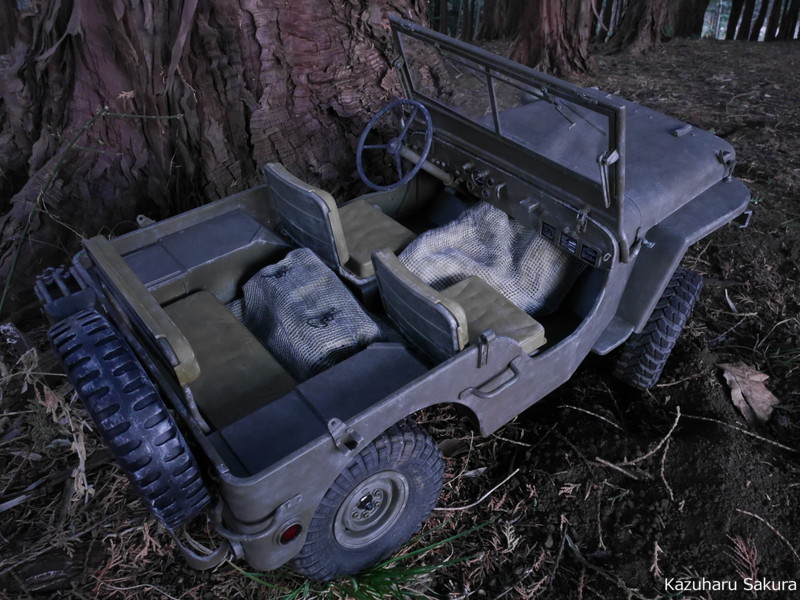 AXIAL SCX10 シャーシに DRAGON 1/4Ton 4x4 Truck(1/6 Scale) （ジープ・JEEP）のボディを載せる