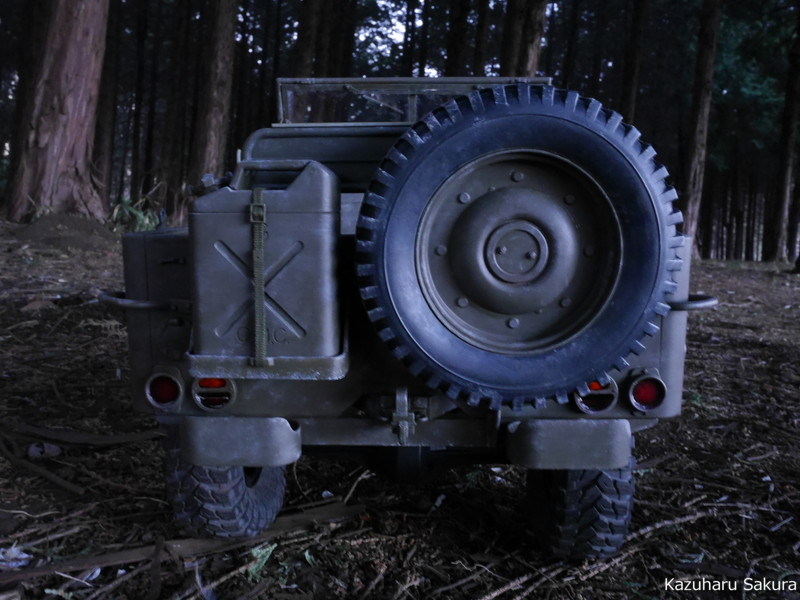 AXIAL SCX10 シャーシに DRAGON 1/4Ton 4x4 Truck(1/6 Scale) （ジープ・JEEP）のボディを載せる