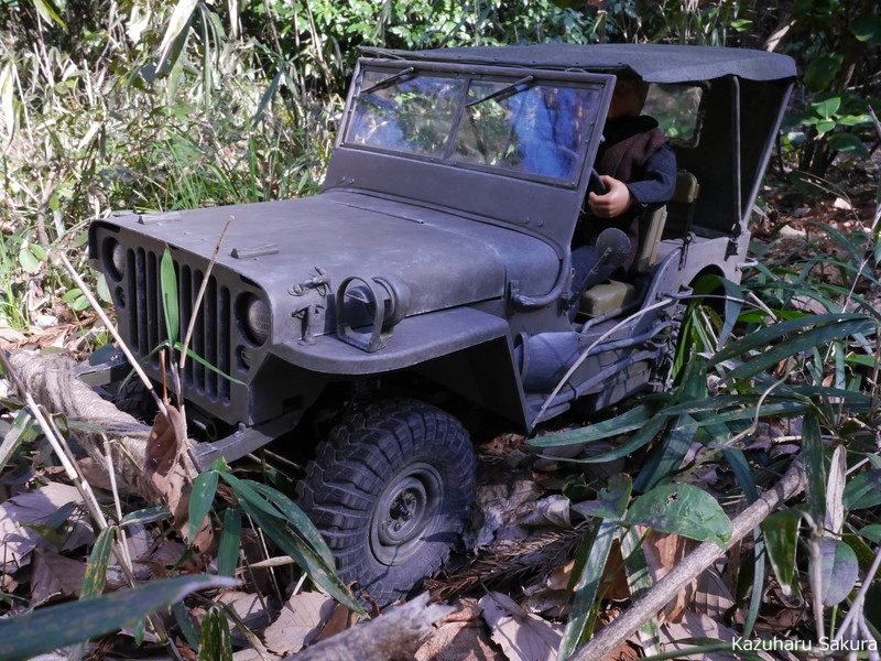 AXIAL SCX10 シャーシに DRAGON 1/4Ton 4x4 Truck(1/6 Scale) （ジープ・JEEP）のボディを載せる