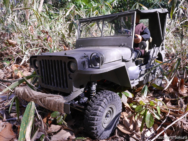 AXIAL SCX10 シャーシに DRAGON 1/4Ton 4x4 Truck(1/6 Scale) （ジープ・JEEP）のボディを載せる