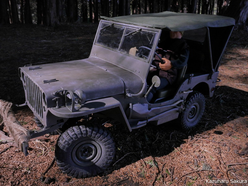 AXIAL SCX10 シャーシに DRAGON 1/4Ton 4x4 Truck(1/6 Scale) （ジープ・JEEP）のボディを載せる