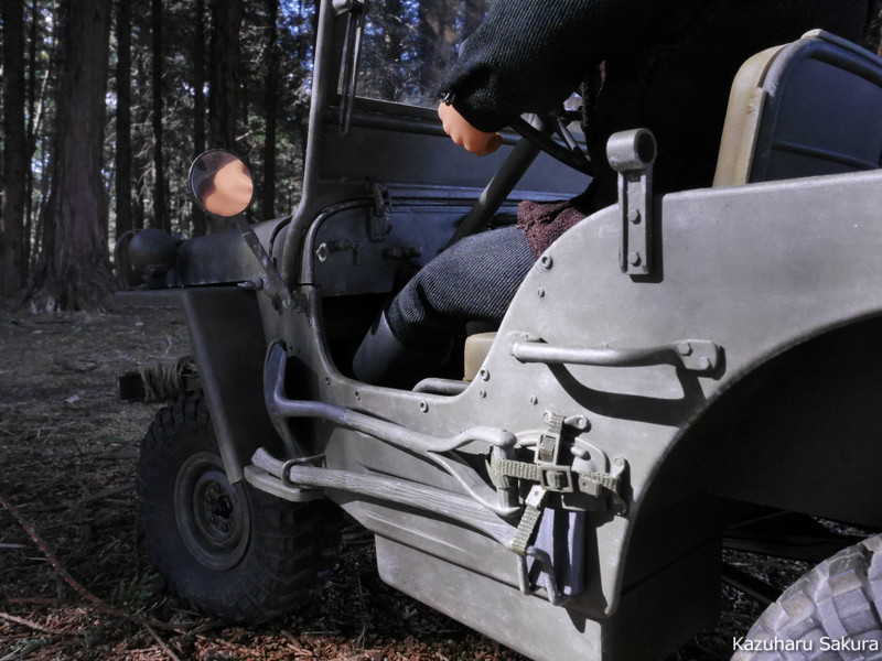AXIAL SCX10 シャーシに DRAGON 1/4Ton 4x4 Truck(1/6 Scale) （ジープ・JEEP）のボディを載せる