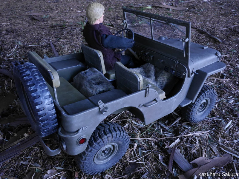 AXIAL SCX10 シャーシに DRAGON 1/4Ton 4x4 Truck(1/6 Scale) （ジープ・JEEP）のボディを載せる