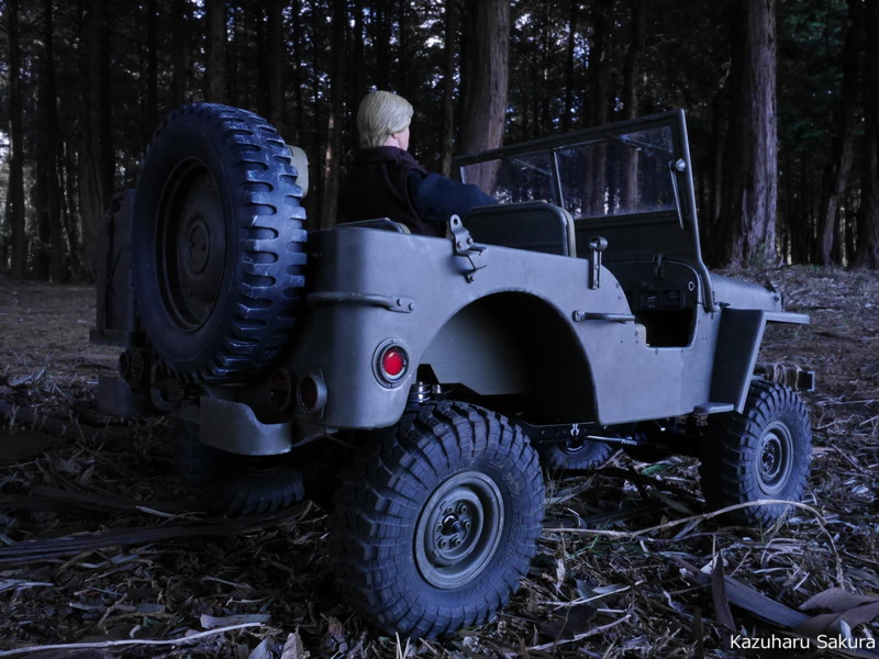 AXIAL SCX10 シャーシに DRAGON 1/4Ton 4x4 Truck(1/6 Scale) （ジープ・JEEP）のボディを載せる